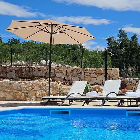 Dripic I-1 By Interhome